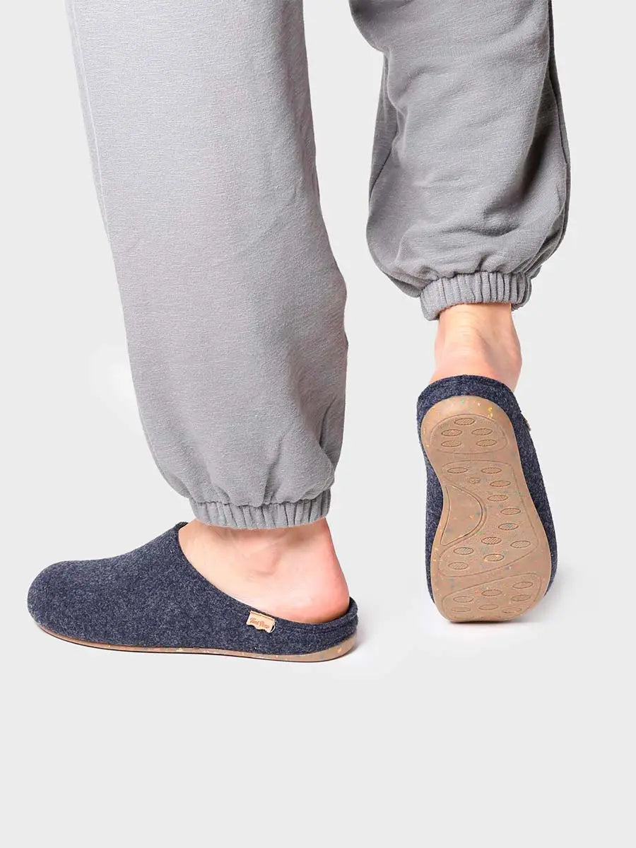 Men's house slipper made from recycled felt in Gray - NEO-FR